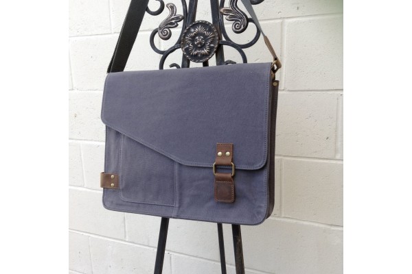 15 in. Casual Canvas Laptop Messenger Bag CM87