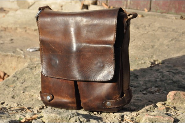 Full Grain Leather Messenger Bag L79